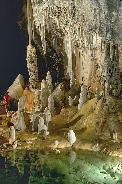 Lechuguilla Cave in Carlsbad Caverns National Park, the seventh longest cave in the world, with 216 km, New Mexico, USA