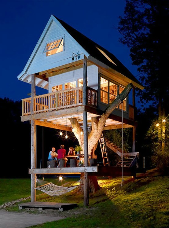 Two Story Treehouse, Wisconsin