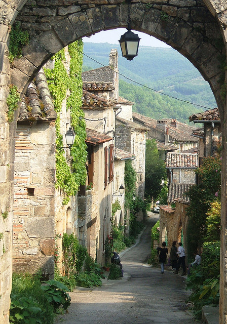 Picturesque streets of Bruniquel in southern France